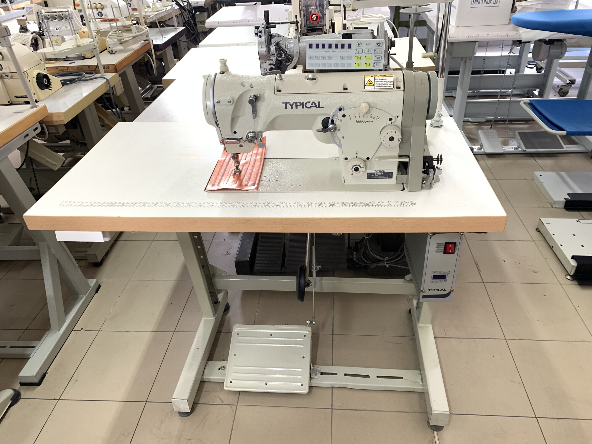 Masina de zigzag electronica Typical GT655D