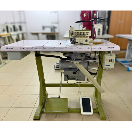 Masina de surfilat cu 4 fire Rimoldi Vega la 220 V 