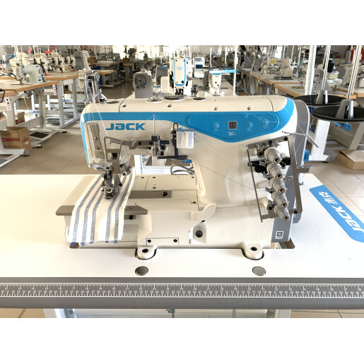Masina pentru cusatura de acoperire Jack W4D-01