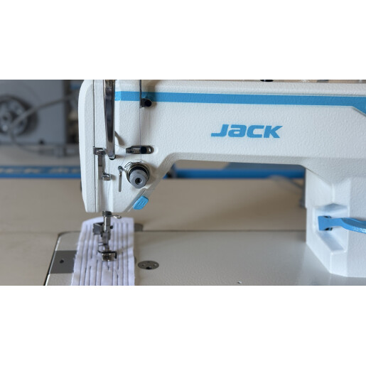 Masina de cusut liniar cu un ac Jack F6