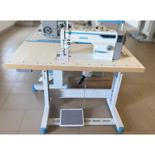 Masina de cusut liniar cu un ac Jack F6