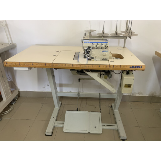 Masina de surfilat cu 5 fire JUKI MO-3616