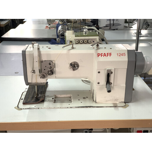 Masina de cusut liniar cu triplu transport PFAFF 1245. 