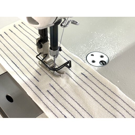 Masina de cusut liniar JACK A5E si stand cu roti