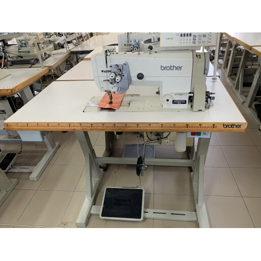 Masina de cusut cu 2 ace escamotabile Brother LT2-B845-405