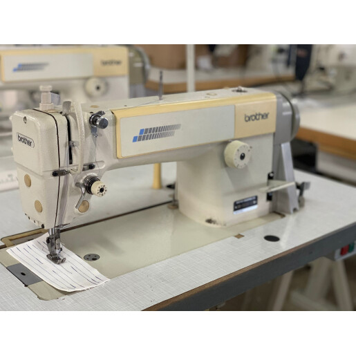 Masina de cusut liniar cu taiere Brother SN-7220