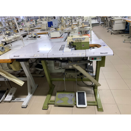 Lichidare de stoc!! Masina de surfilat cu un ac si 3 fire Rimoldi