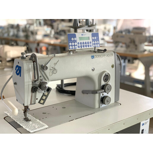 Masina de cusut liniar, automata cu transp.ac material Durkopp 272