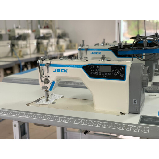 Super oferta !! Masina de cusut liniar full automata Jack A4F, in stare noua 