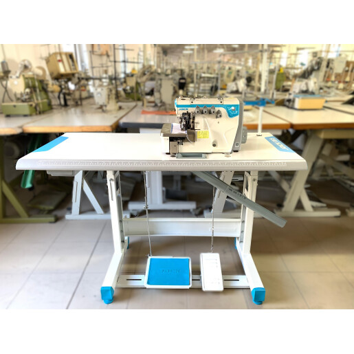 Oferta !! Masina de surfilat cu 2 ace si 4 fire Jack E4S-4, in stare noua 