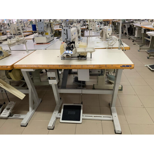 Masina de cusut nasturi marca Juki MB-1373 