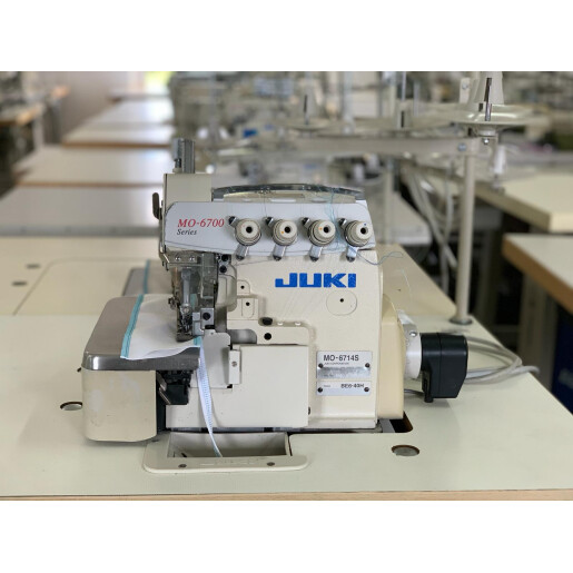 Masina de surfilat cu 2 ace si 4 fire Juki 6714