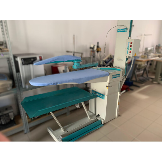 Masa de calcat aspiranta suflanta Indupress la 380 V