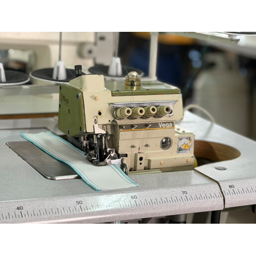 Masina de surfilat cu 2 ace si 5 fire Rimoldi Vega la 220 V 