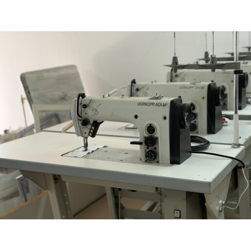 Masina de cusut liniar, automata, cu transport cu acul in material Durkopp 272