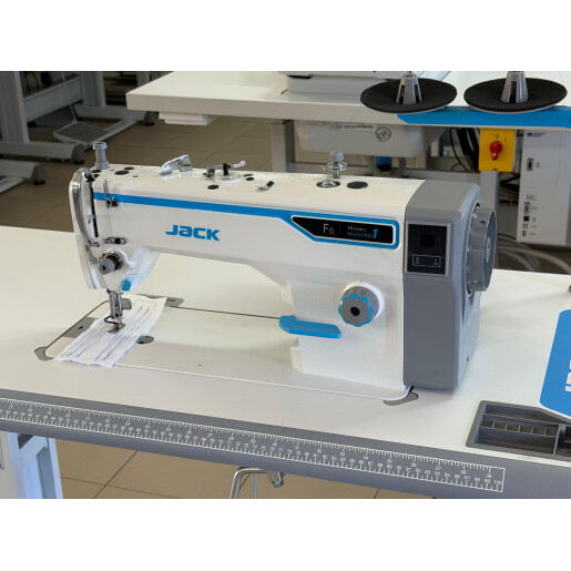 Masina de cusut liniar cu un ac Jack F6