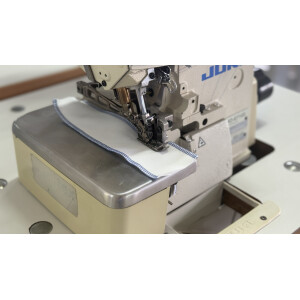 Masina de surfilat cu 2 ace si 4 fire Juki 6714