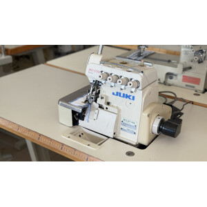 Masina de surfilat cu 2 ace si 4 fire Juki 6714
