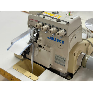 Masina de surfilat cu 2 ace si 4 fire Juki 6714