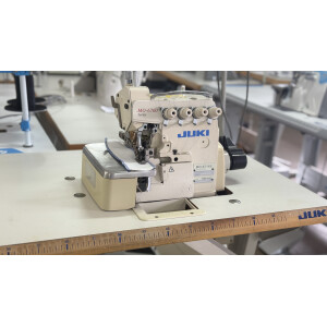 Masina de surfilat cu 2 ace si 4 fire Juki 6714