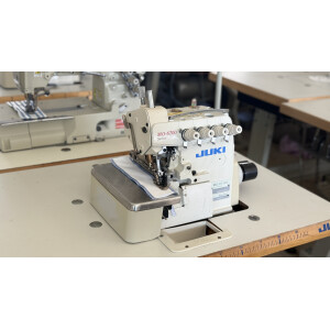 Masina de surfilat cu 2 ace si 4 fire Juki 6714