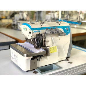 Oferta !! Masina de surfilat cu 2 ace si 4 fire Jack E4S-4, in stare noua 