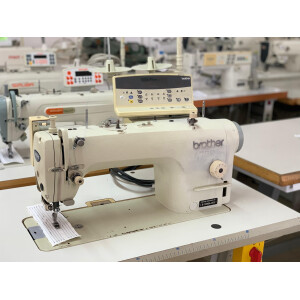 Masina de cusut cu functii automate Brother S-7200A-453